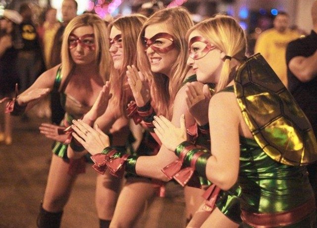 Blondes love TMNT costumes