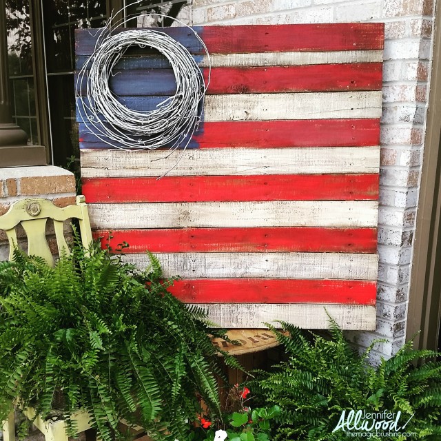 pallet-flag-with-grapevine-wreath