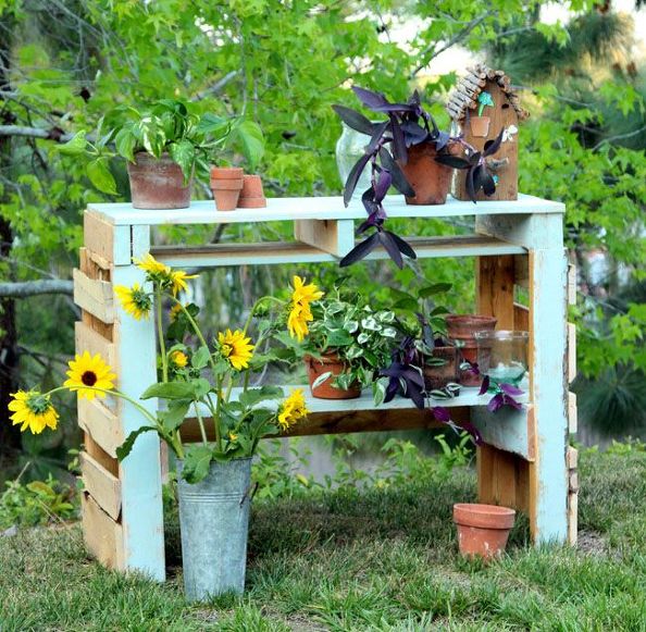 two-pallet-potting-bench-gardening-outdoor-furniture-painted-furniture