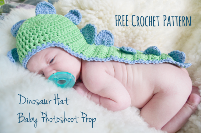Baby Dino Hat with Cape snovej