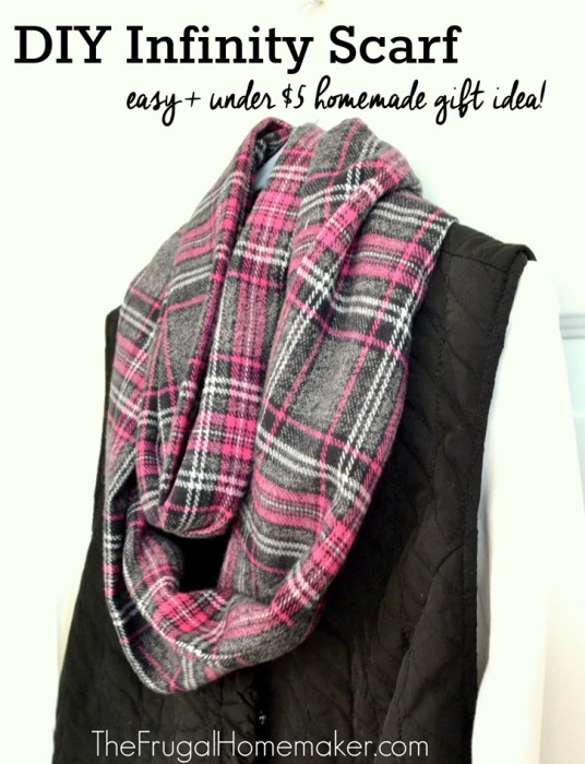 DIY-Infinity-Scarf-easyunder-5-homemade-gift-idea TheFrugalHomemaker