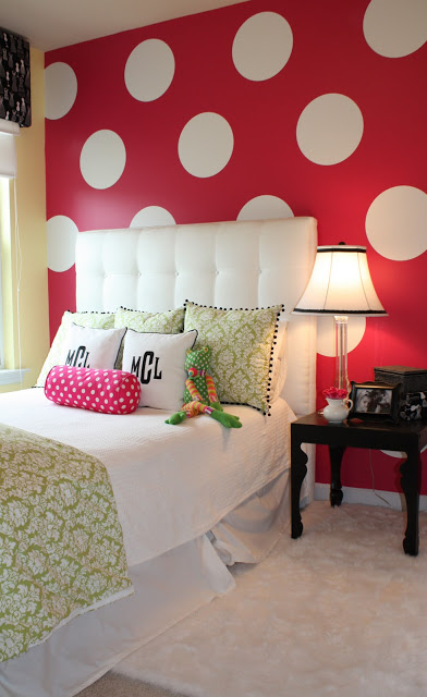 How to Paint Giant Polka Dots on the Wall