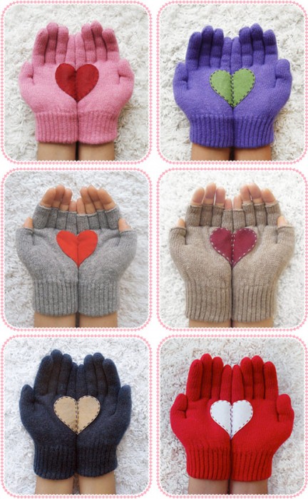 handmade-heart-knitted-gloves