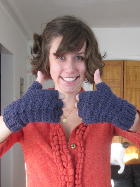 thumbs-up-crochet-pattern-glove