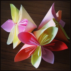 40 Pretty Paper Flower Crafts, Tutorials & Ideas