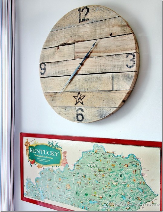 how-to-make-a-pallet-wood-clock-project-how-to_thumb