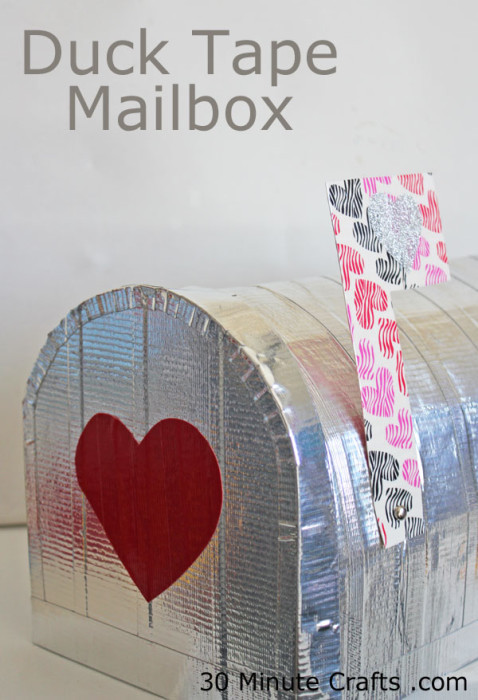 Duck-Tape-Mailbox-on-30-Minute-Crafts