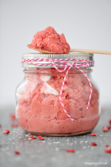 Strawberry_Coconut_Sugar_Scrub