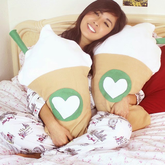 DIY-Room-Decor-Starbucks-Frappuccino-Inspired-Pillow