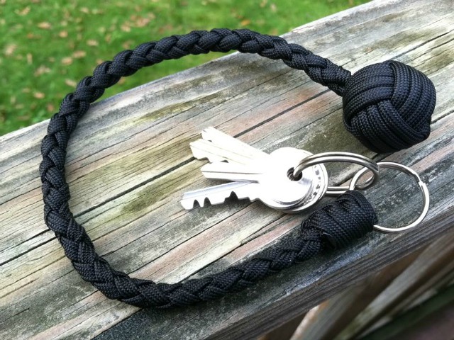 Paracord-Self-Defense-Keychain at GetDatGadget