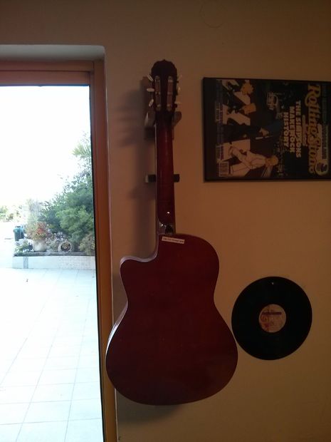DIY Guitar Wall Hanger from Wood