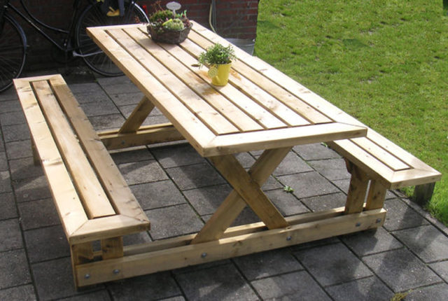 DIY Picnic Table