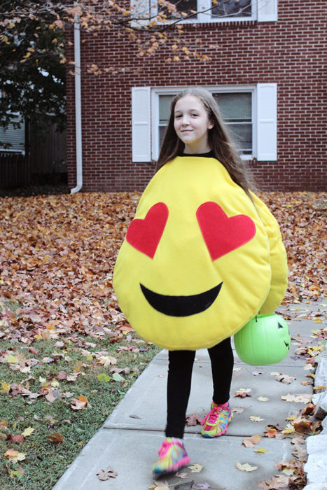 DIY Halloween Smiling Emoji