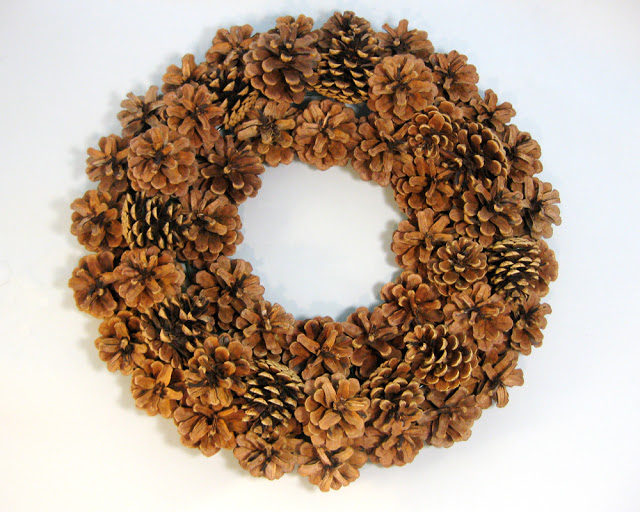 pinecone-wreath