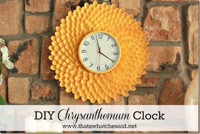 diy-chrysanthemum-clock-from-plastic-spoons