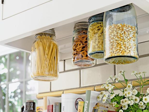 diy-hanging-mason-jar-storage