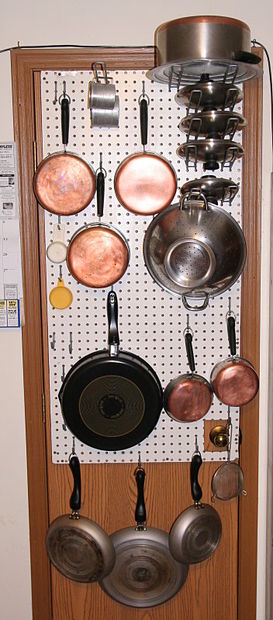 diy-kitchen-pot-rack