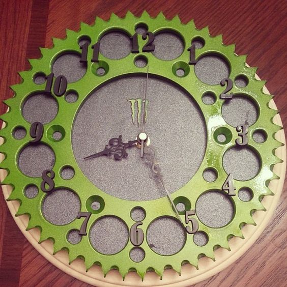 dirt-bike-sprocket-clock