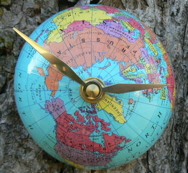 half-globe-clock-northern-hemisphere