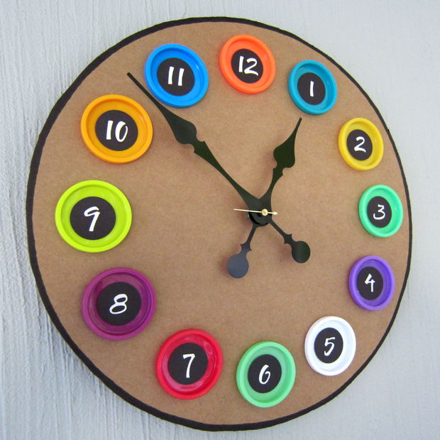 play-doh-lid-clock