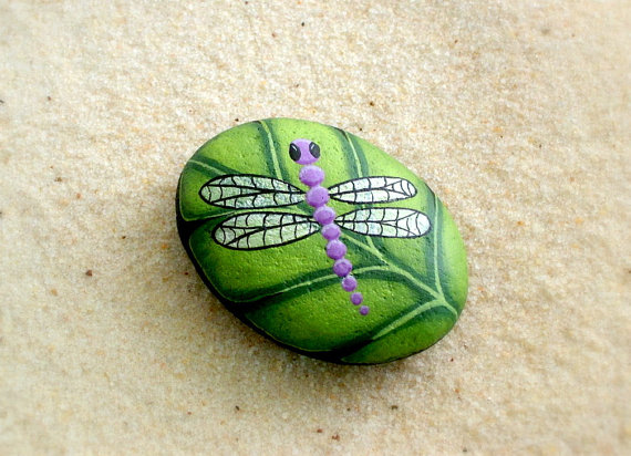 purple-dragonfly-painted-rock