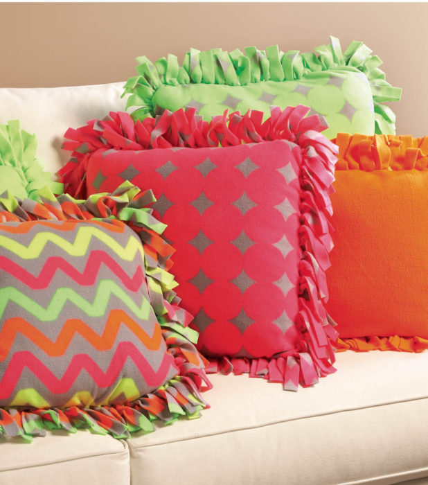 no-sew-fleece-pillows