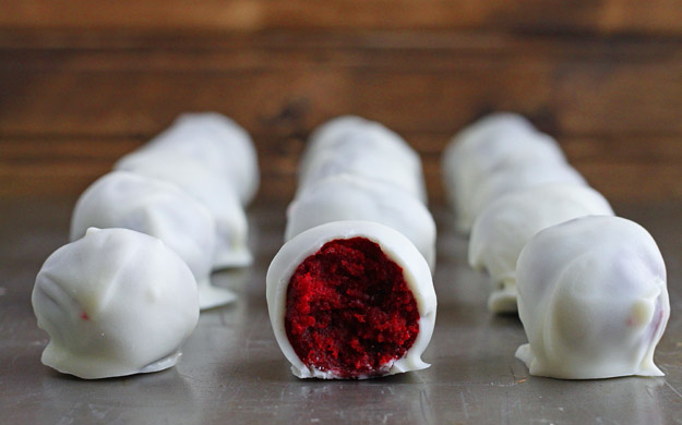 red-velvet-cake-truffles