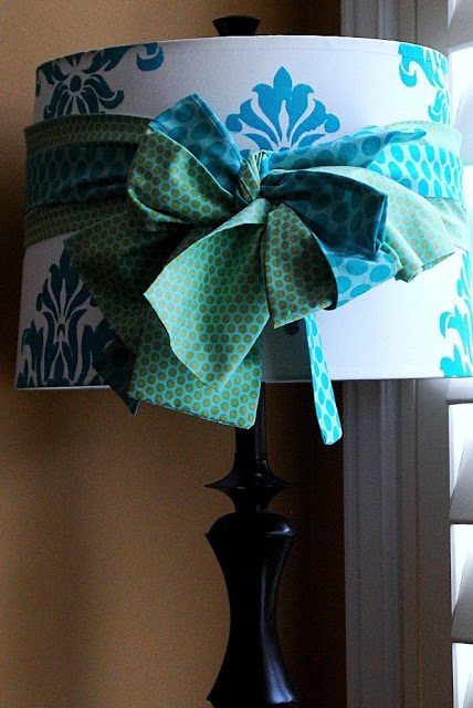 stenciled-damask-lampshade